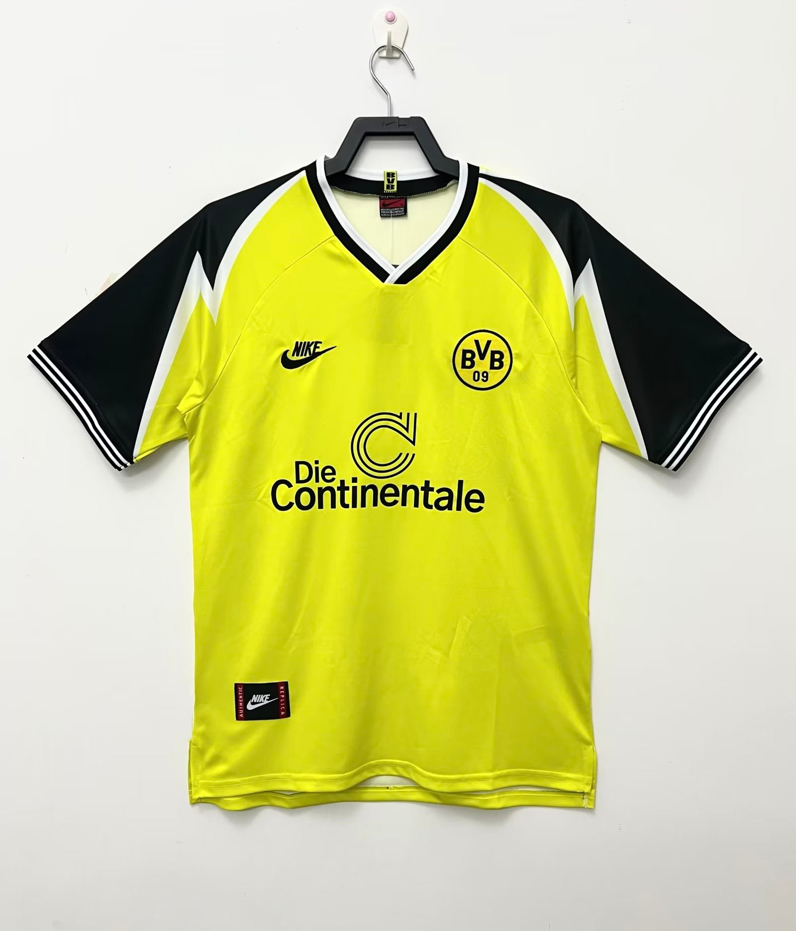 Borussia Dortmund 1995/96 Home Retro Football Shirt — front view