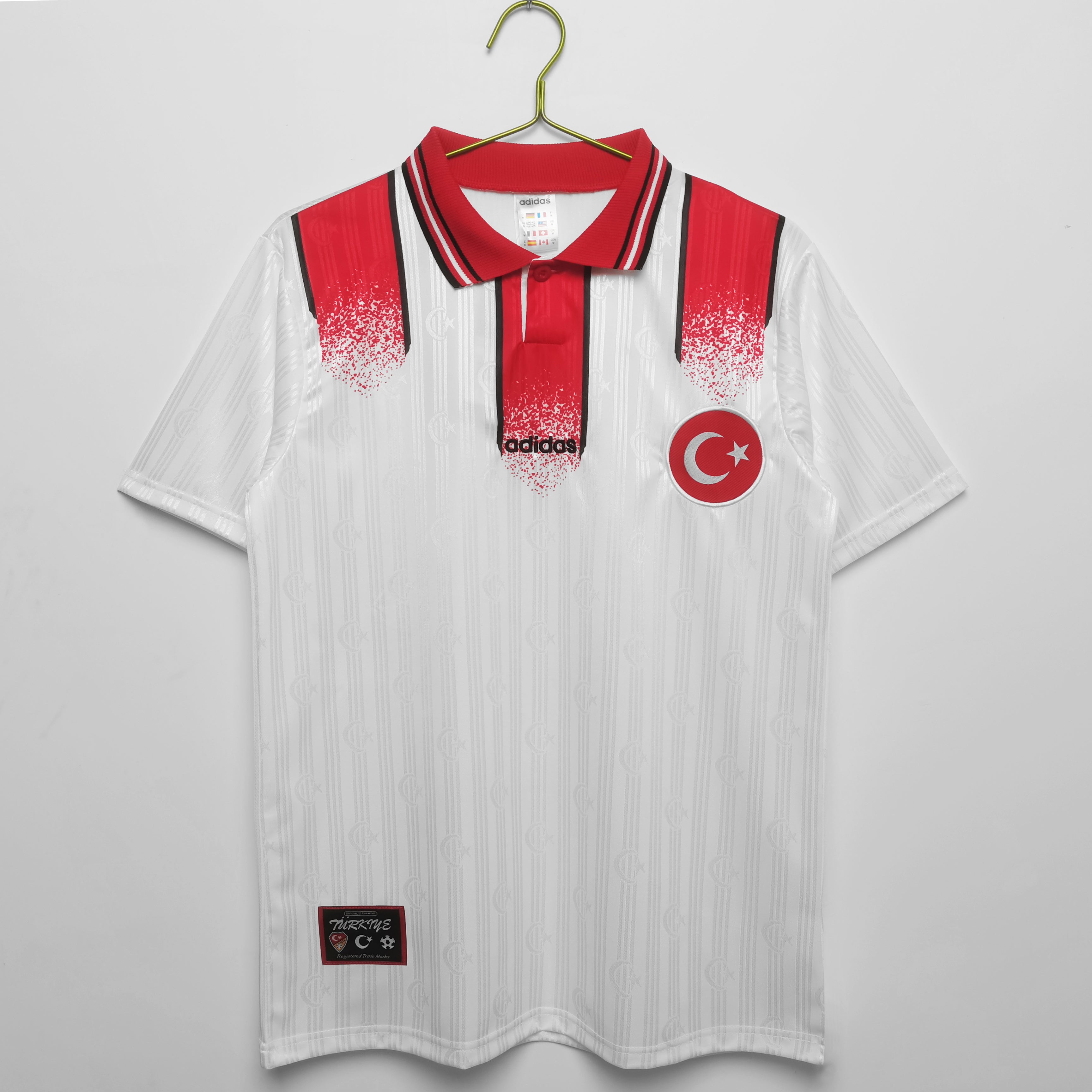 Turkey 1996 Away Retro Football Shirt — front view