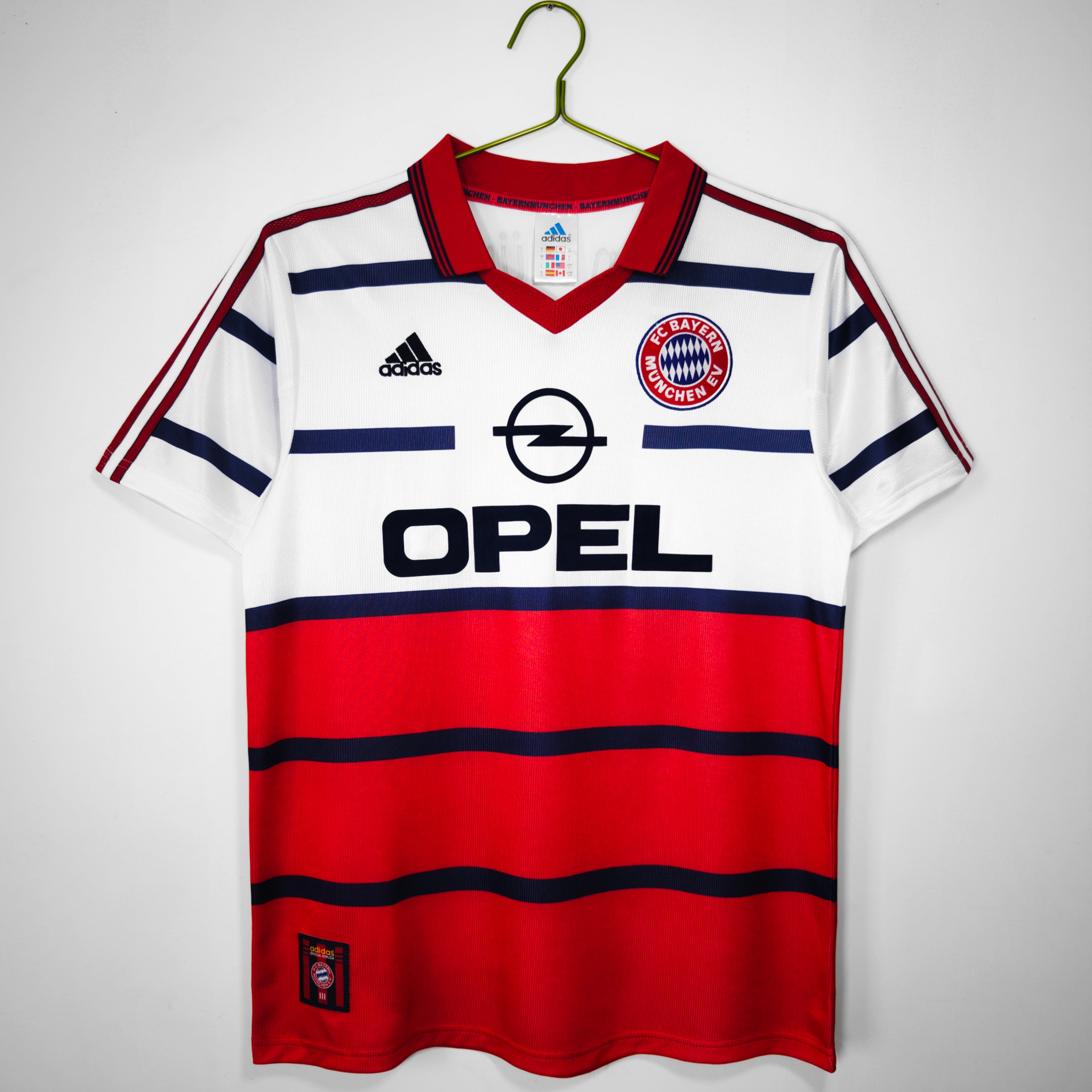 Bayern Munich 1998/00 Away Retro Football Shirt — front view