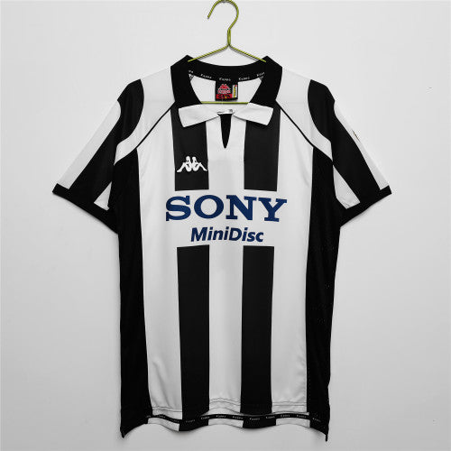 Juventus 1997/98 Home Retro Football Shirt — front view