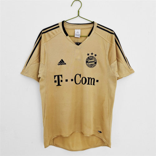 Bayern Munich 2004/05 Away Retro Football Shirt — front view