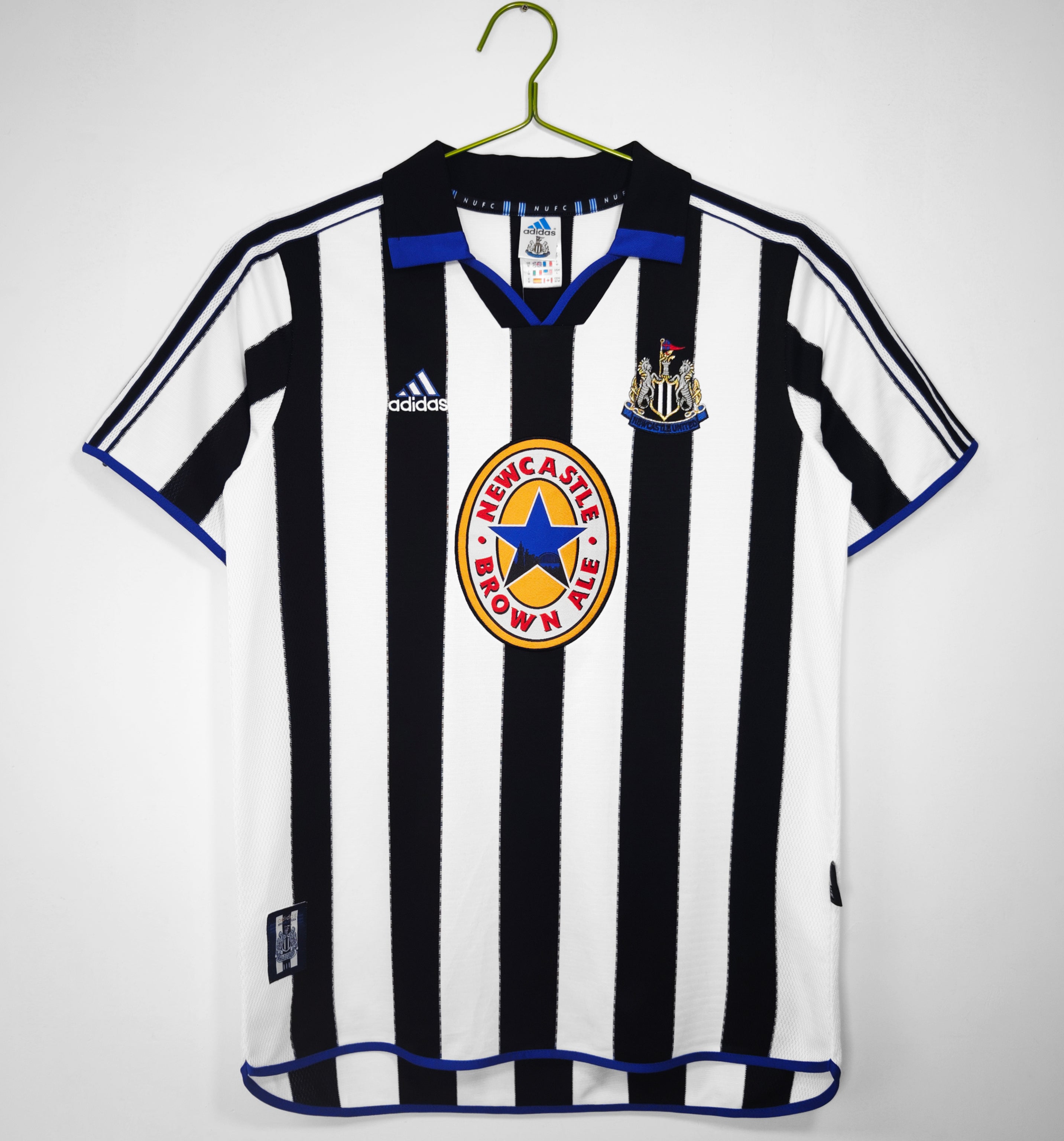 Newcastle United 1999/00 Home Retro Football Shirt — front view