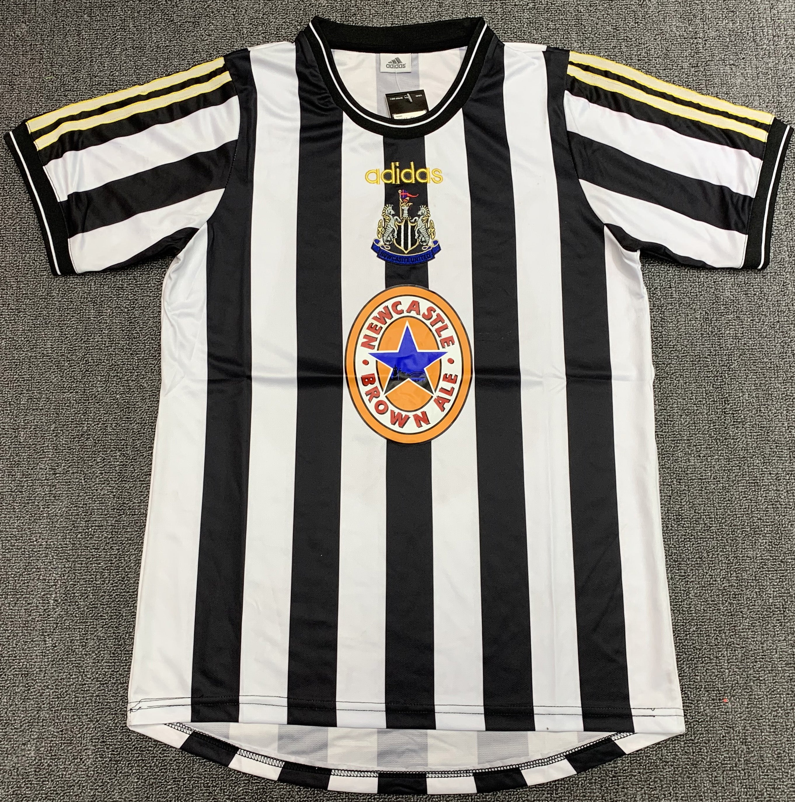 Newcastle United 1997/99 Home Retro Football Shirt — front view